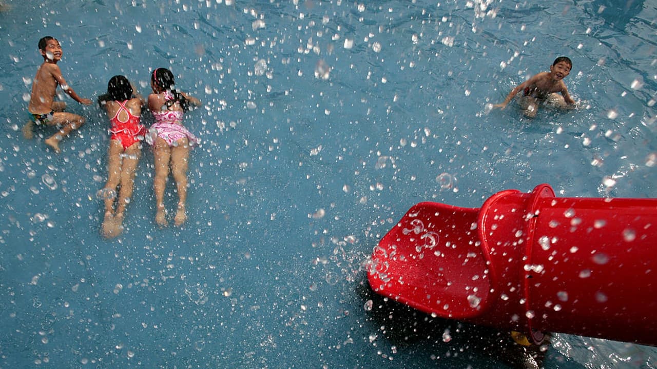 Parásito fecal que se encuentra en las piscinas tiene en alerta a las autoridades de Florida 