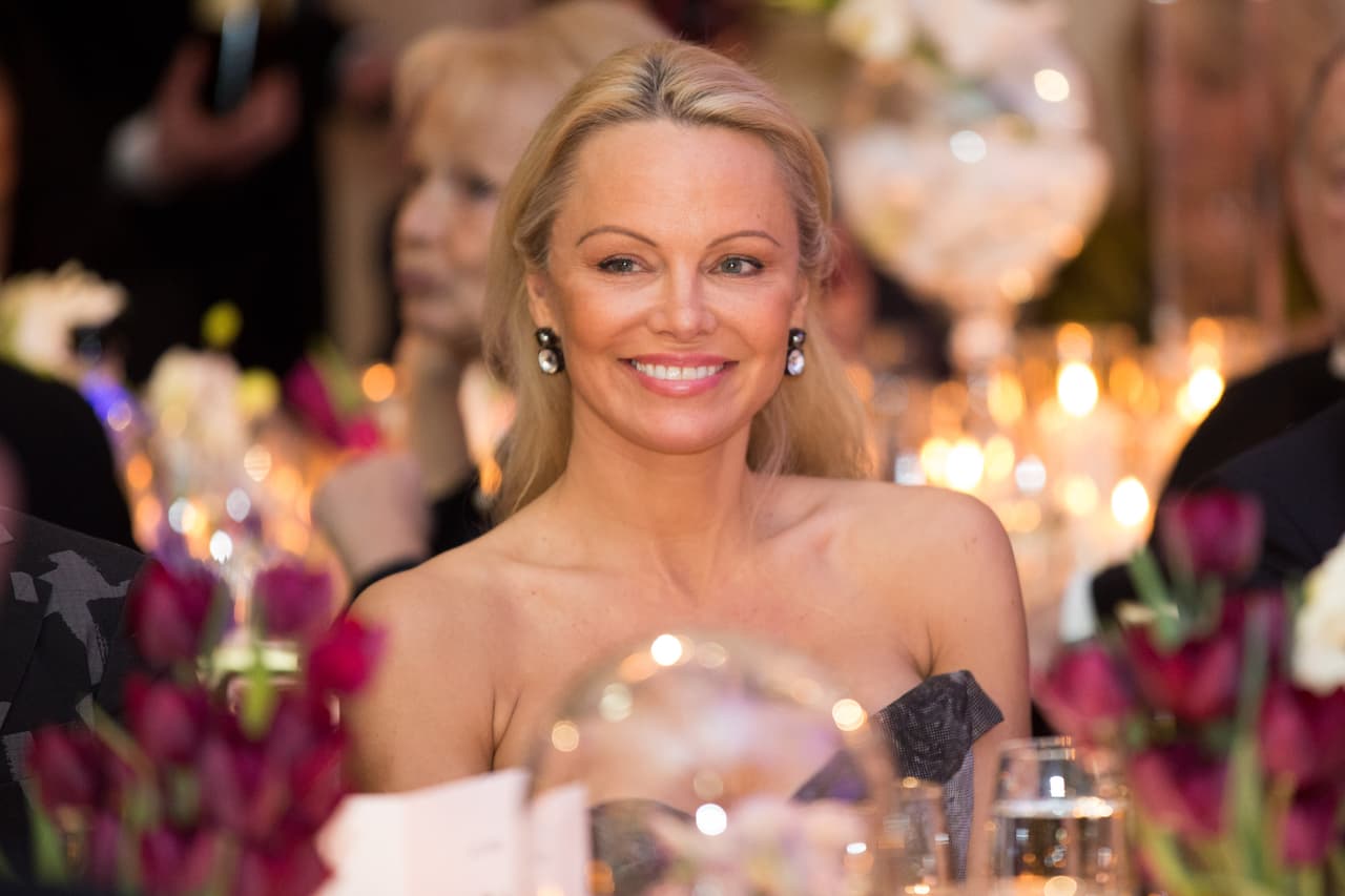 Al fin Pamela Anderson deja de ser la chica de 'Baywatch' (y lo celebramos)