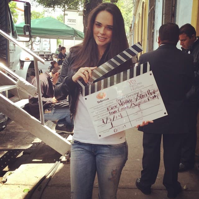 Y ya nos moríamos de ganas por verla en su papel de Isela.