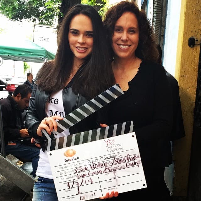 La que verdaderamente abusó de ella fue Azela Robinson, ¡en la telenovela solamente la usó para su venganza!