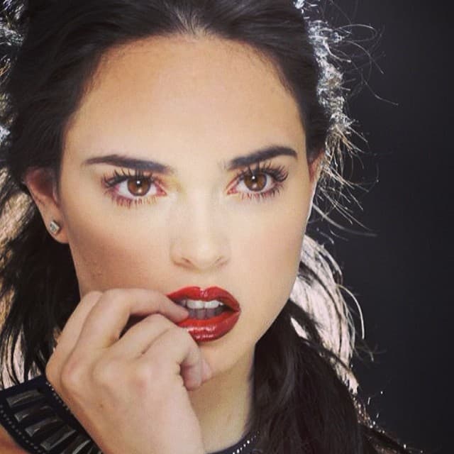 Sus ojos están llenos de misterios que varios quisieran descubrir.