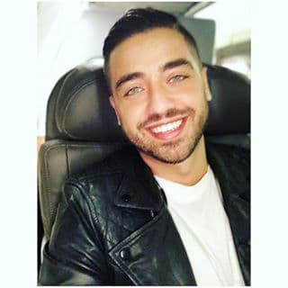 Con la fama llegó un gran consejo de su padre: "Podrás ser muy conocido allá afuera", le dijo, "pero aquí eres mi hijo y siempre tendrás que ser un chico humilde que respeta a todo el mundo". Sus palabras se estamparon en su pecho y hasta el día de hoy, Borja es reconocido por su cordialidad y sencillez.