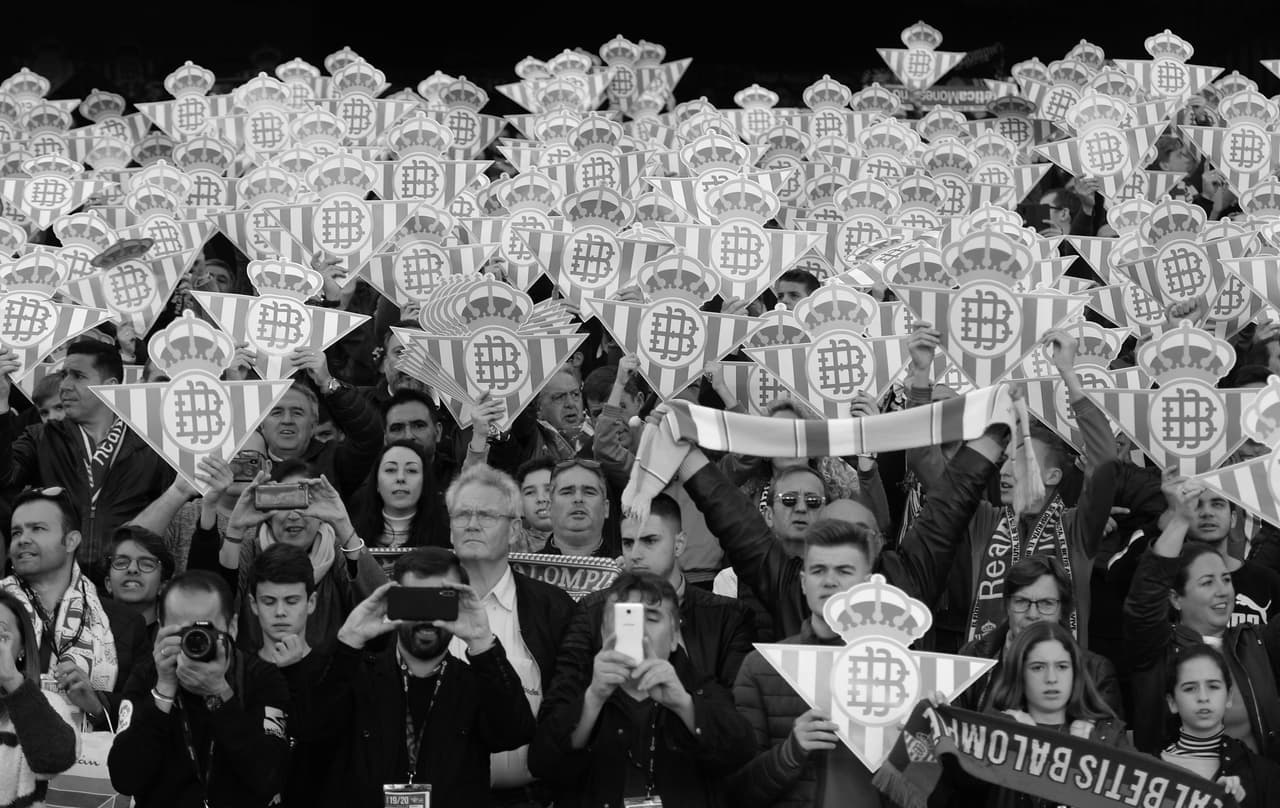 El futuro de Diego Lainez no es muy alentador en el cuadro español dada su poca actividad en La Liga.