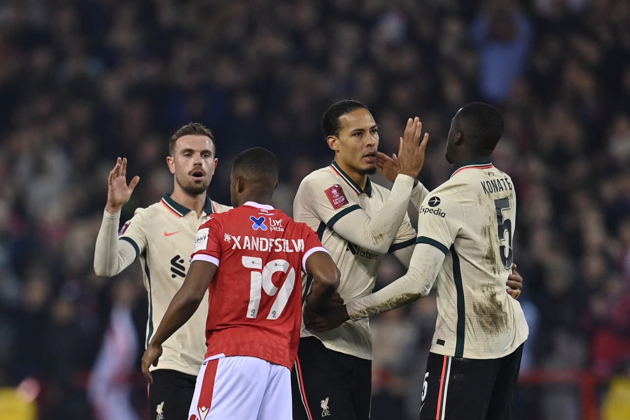 El Liverpool batalló más y apenas venció por 1-0 al Nottingham Forest para certificar su pase a las Semifinales, donde enfrentará al Manchester City.