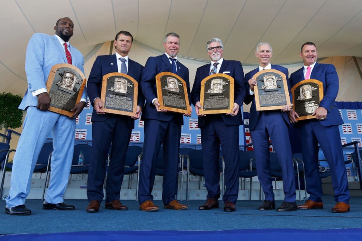 Todos los inducidos al Salón de la Fama del béisbol, clase 2018 (de izquierda a derecha): Vladimir Guerrero, Trevor Hoffman, Chipper Jones, Jack Morris, Alan Trammell y Jim Thome.