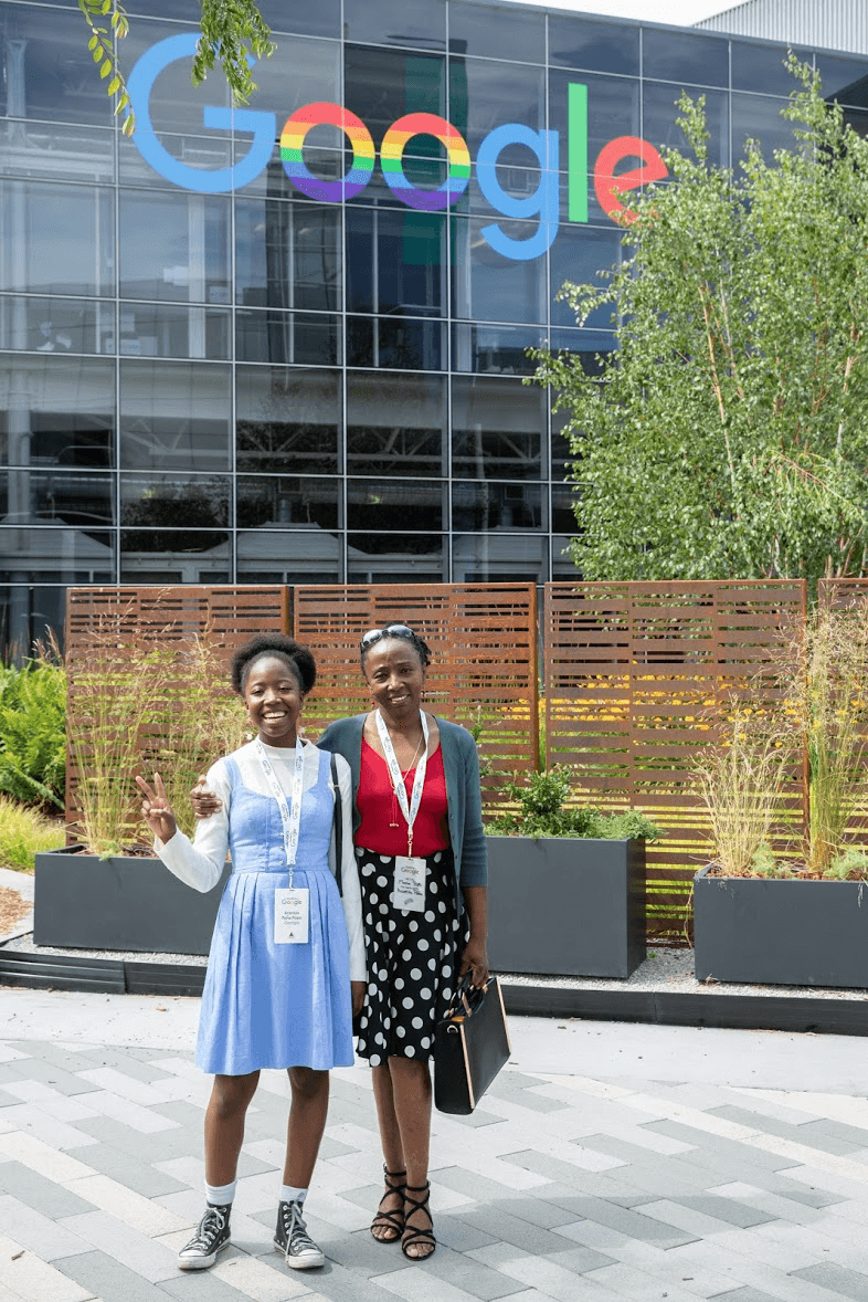 "Cuando crezca, espero hacerme cargo de mi madre así como ella se ha hecho cargo de mí toda mi vida", dijo Peña por escrito a la hora de entregar su dibujo, titulado Once you get it, give it back (Una vez que lo obtienes, regrésalo).