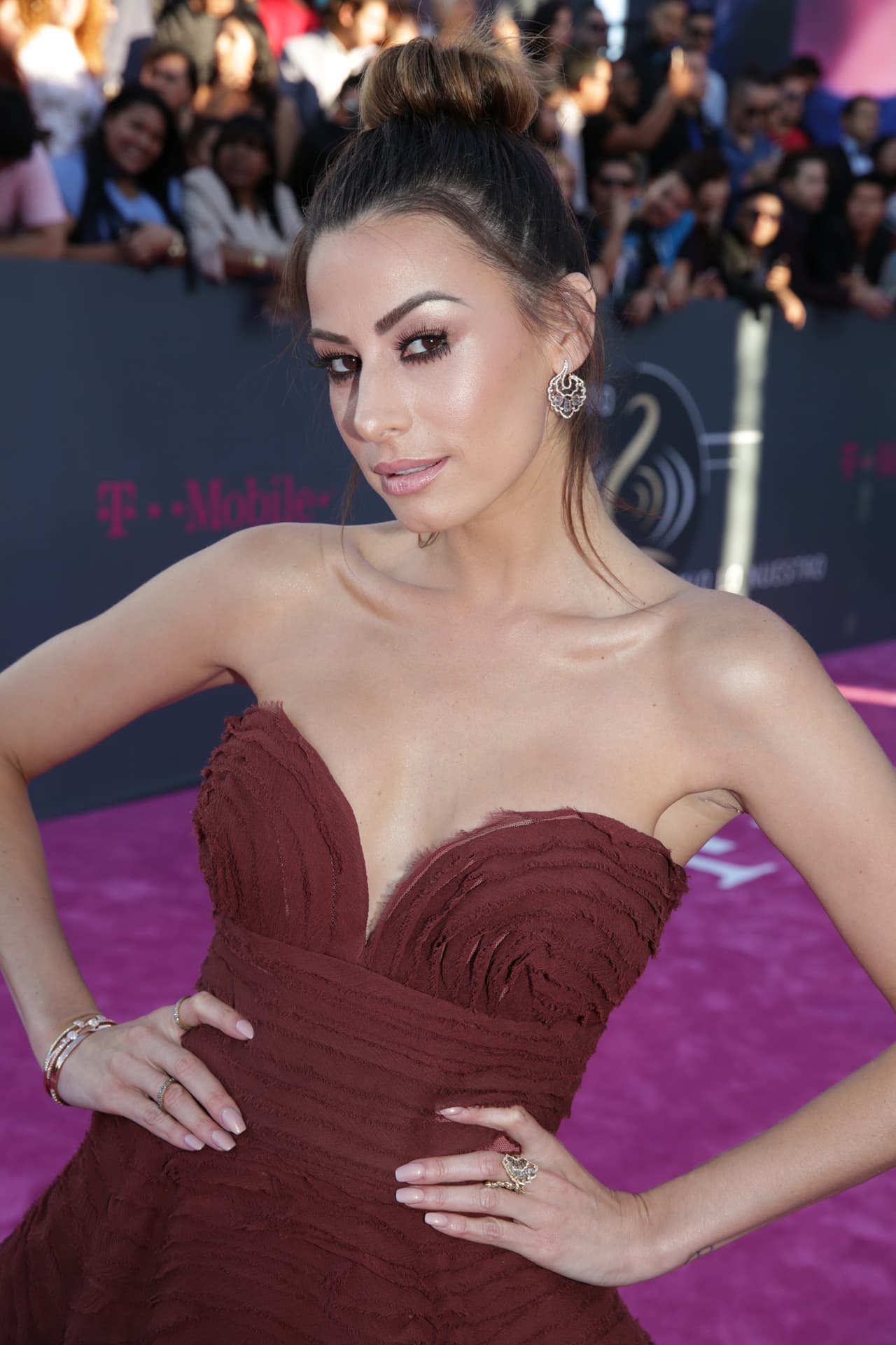 Nastassja también eligió un makeup súper nude que resaltaba aún más su belleza.