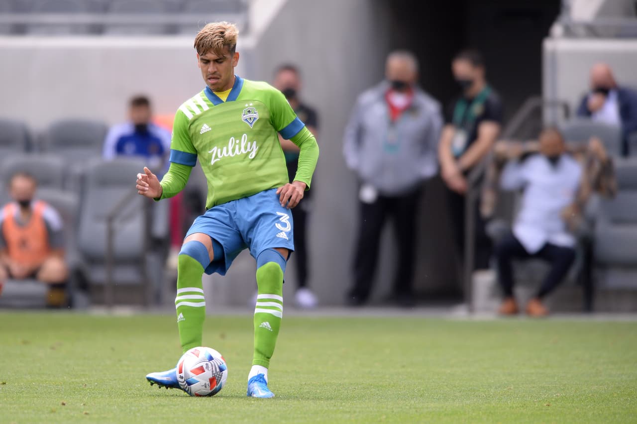 DEFENSOR - XAVIER ARREAGA: el central ecuatoriano está teniendo un destacado inicio de temporada con el líder, Seattle Sounders FC. El sudamericano es uno de los responsables de que el conjunto esmeralda haya recibido muy pocos goles en las ocho primeras jornadas de la liga.
<br>