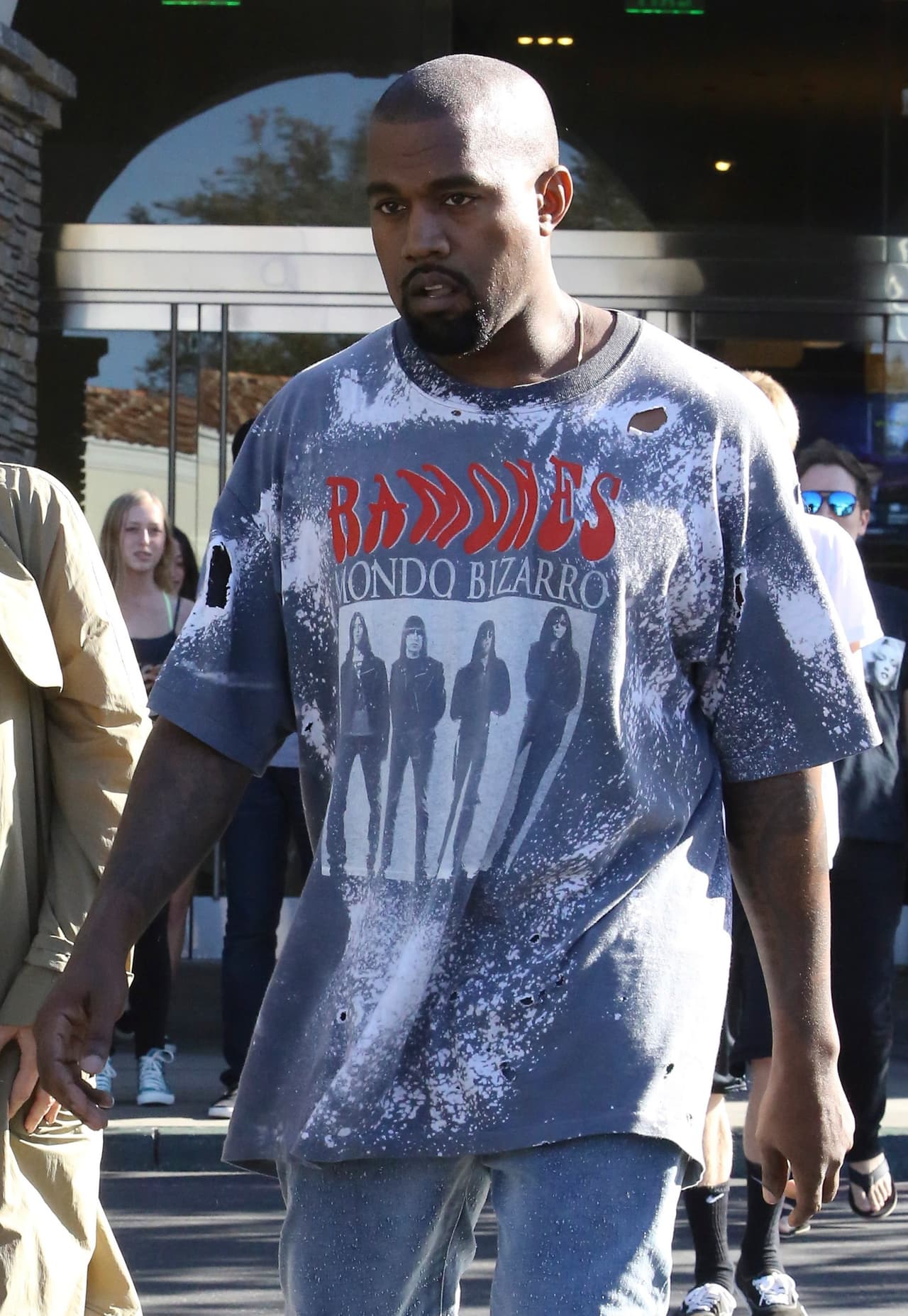 En el post, que fue firmado con otro emoji de globo rojo, no se ve a Psalm, pues aún no había nacido.