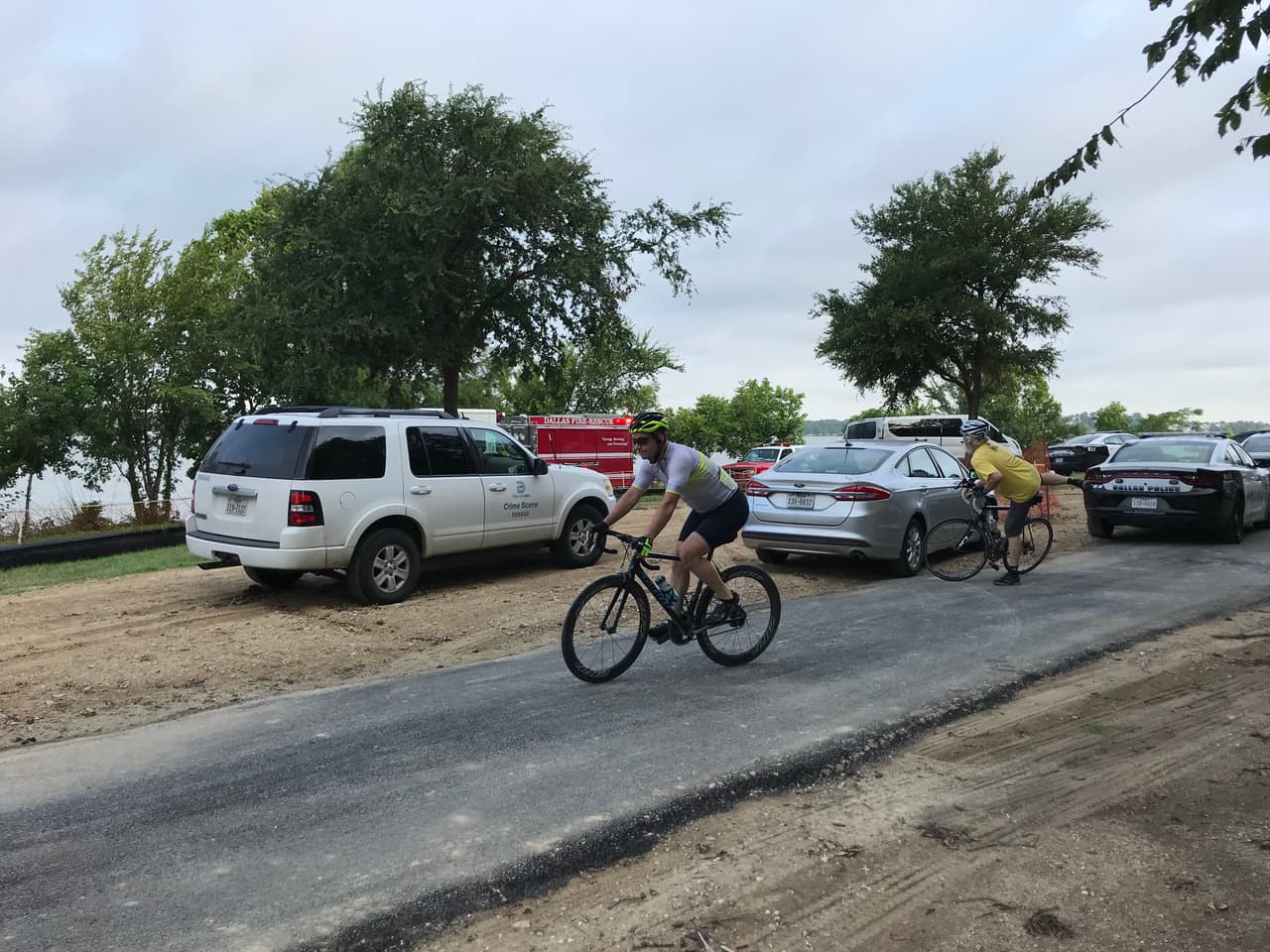 Un ciudadano primero identificó las zapatillas del cadáver.