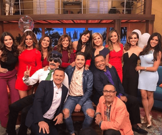 Esta fotografía hizo historia, Karla agradeció a todos los que han formado parte de Despierta América frente y detrás de cámaras.