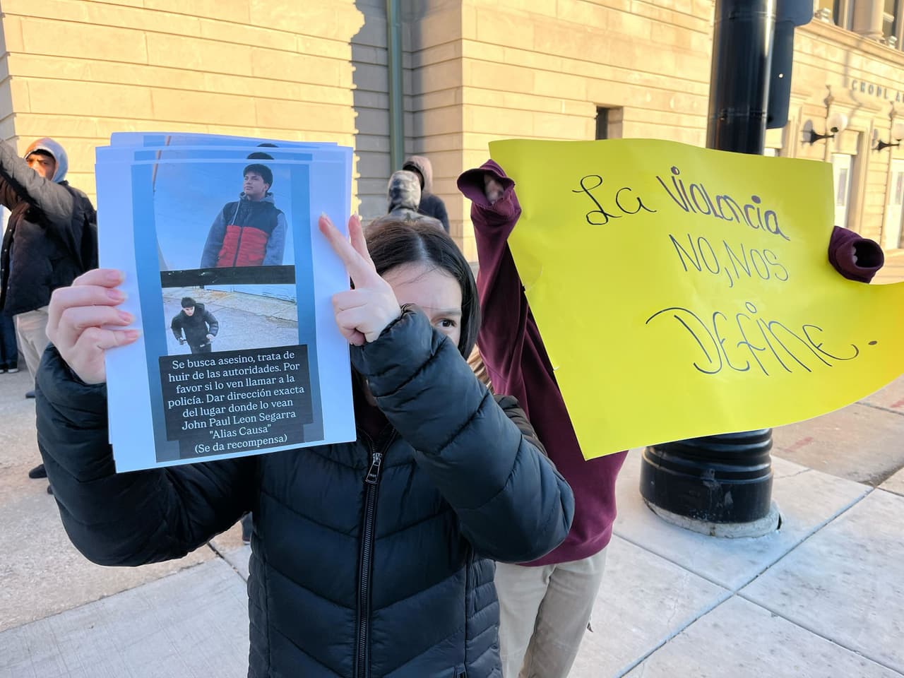 Por otro lado, el cuerpo de Johan permanece
<b> bajo custodia del forense del condado de Cook. </b>
<br>
<br>La familia espera recuperarlo a más tardar el 
<b>23 de enero</b> para realizar la ceremonia fúnebre.