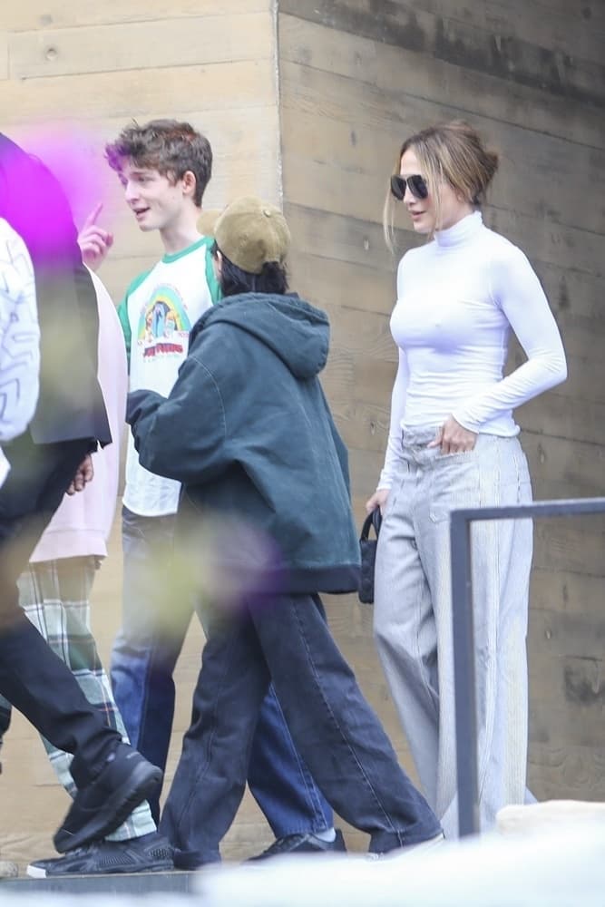 Emme, hija de JLo, con misterioso galán.