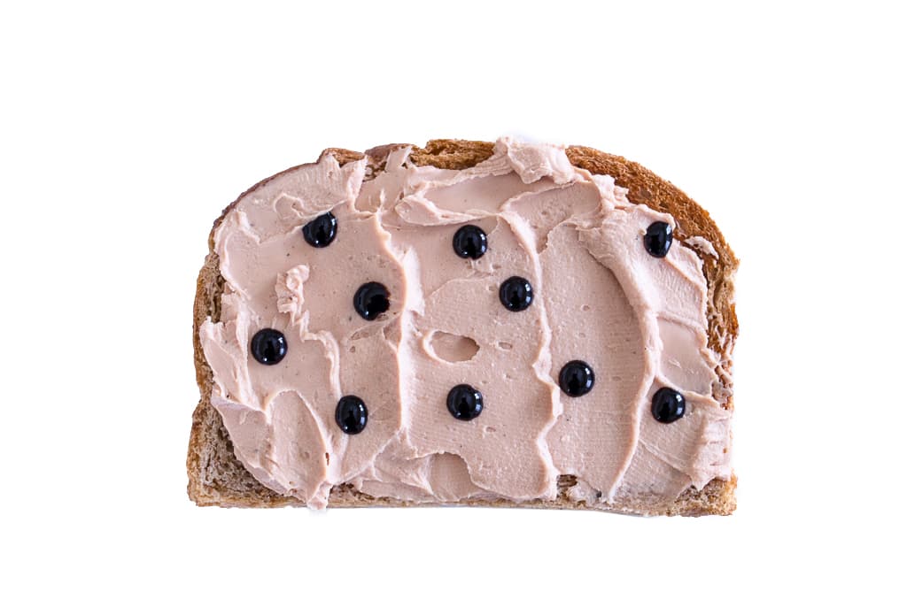 8. Medallón de foie gras con vinagre balsámico de trufa blanca.