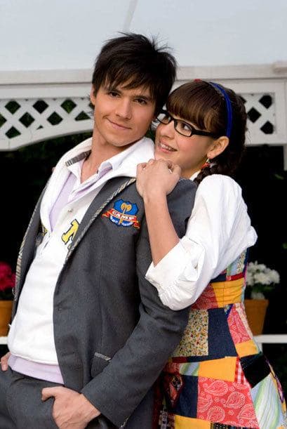 En esta telenovela dio vida a una niña de 13 años a la que le decían 'Patito feo'. Su galán en la telenovela fue el actor Eleazar Gómez, quien también fue su novio en la vida real.