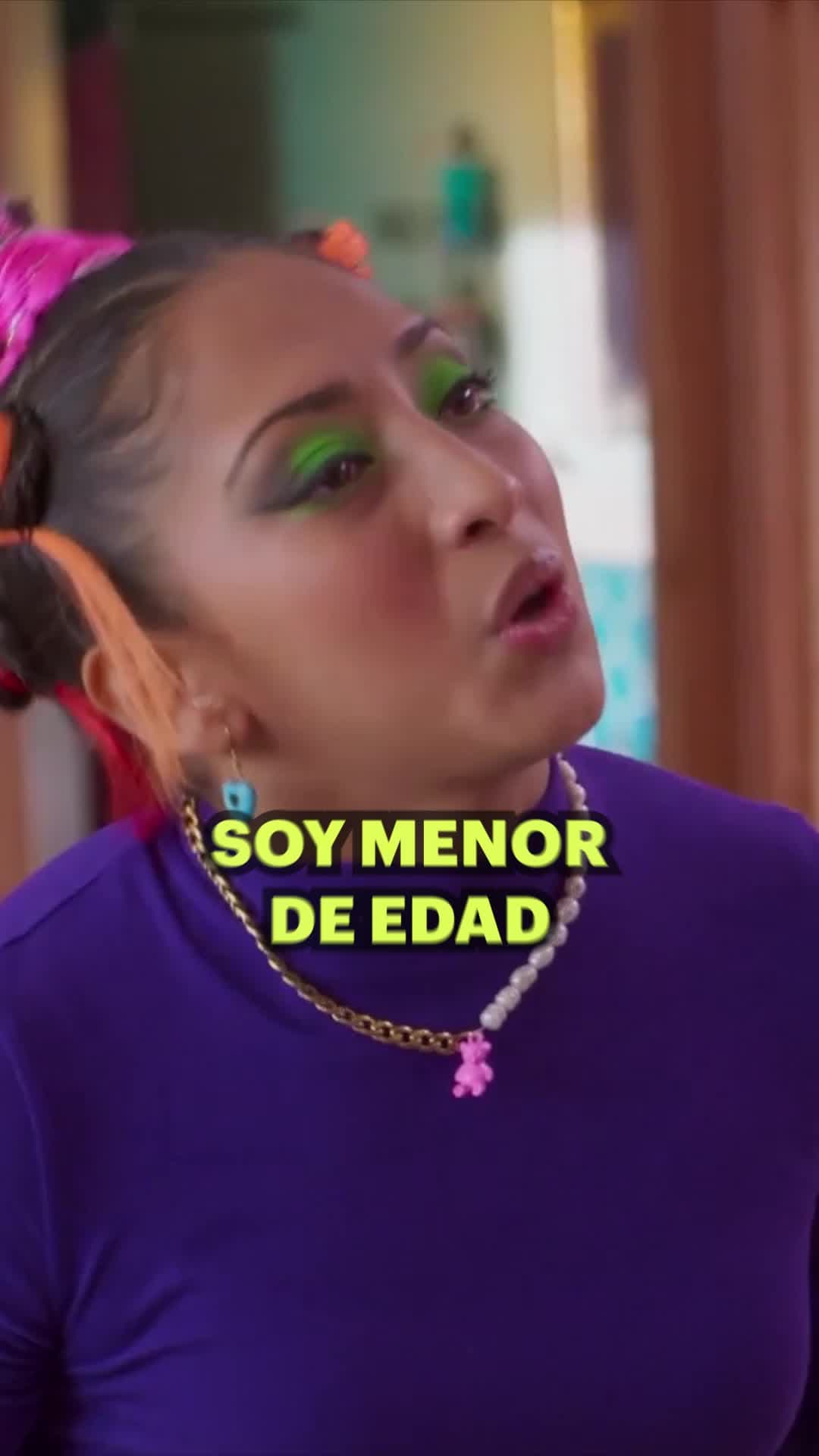 Grace le confiesa a JuanPa que es hija de Macario