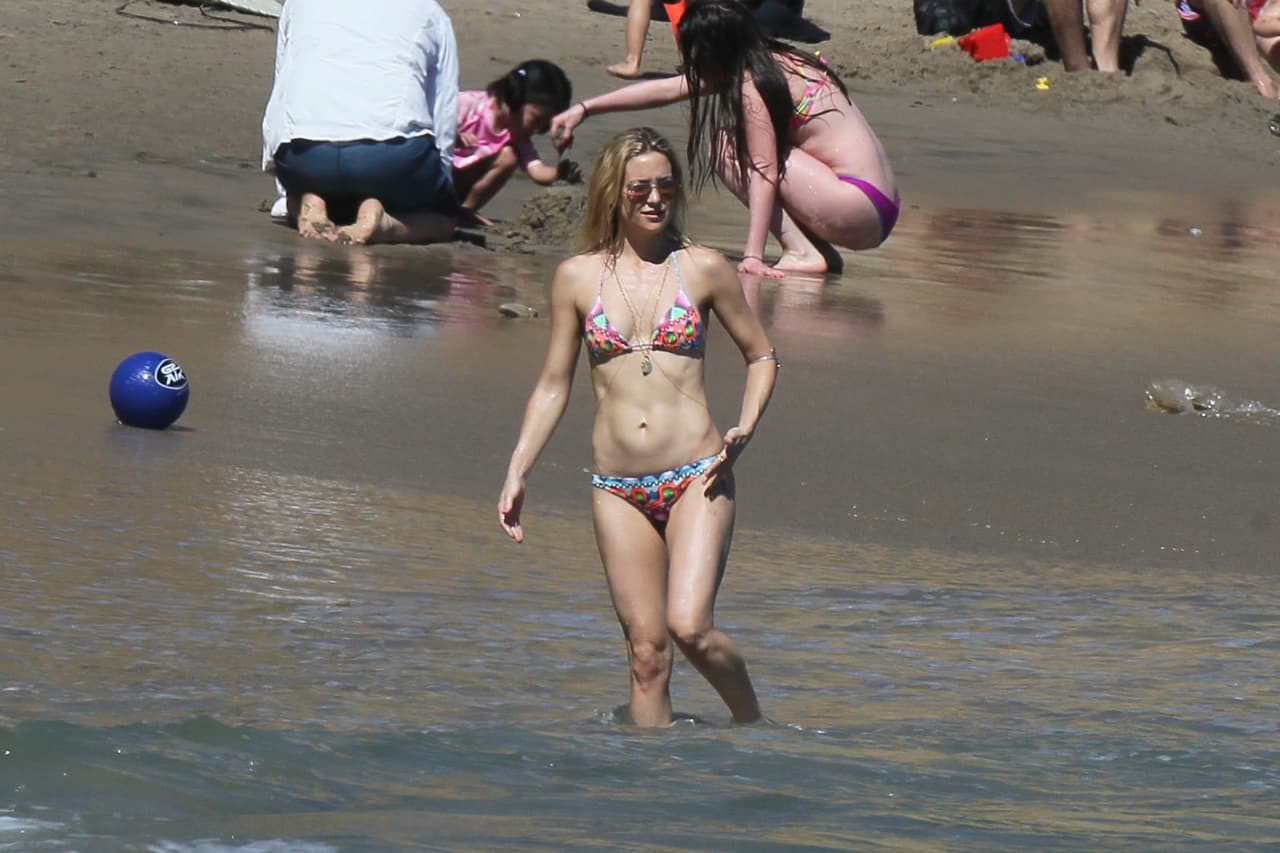Kate Hudson, súper sexy en bikini.
