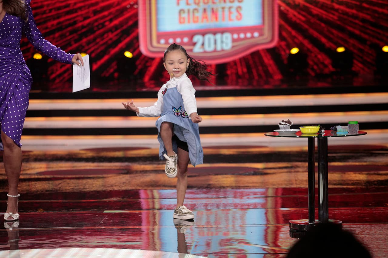 Con toda la chispa que la caracteriza, Sarilú también bailó zapateado y logró que el público lo hiciera con ella.