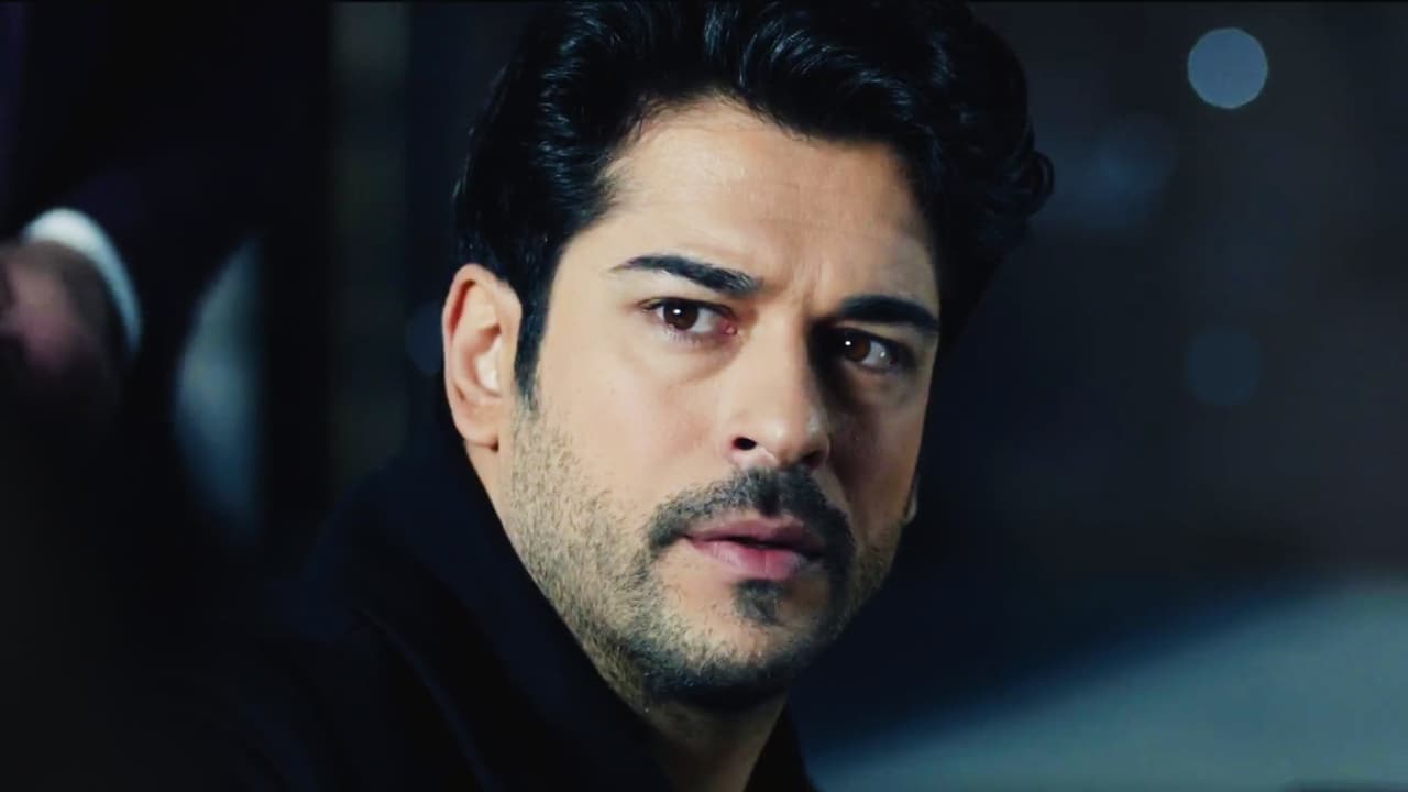 El pasado 29 de abril Burak Özçivit compartió una fotografía de su primogénito.