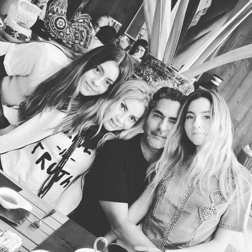 Raúl Araiza estuvo casado con Fernanda Rodríguez durante 24 años y tuvo dos hijas de ese matrimonio: Roberta y Camila.
<br>