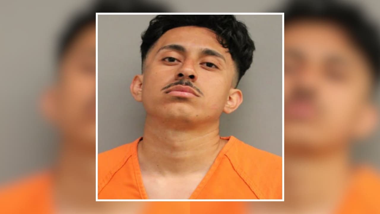 Hombre es acusado de dejar a su hijo de 3 años solo y sin flotador en una alberca en el noroeste de Houston