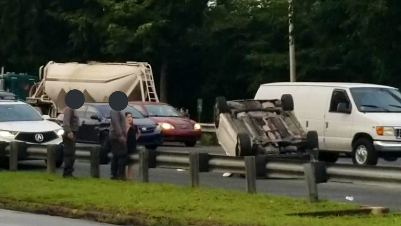 Hombre roba vehículo de ciudadano que lo trató de ayudar tras chocar auto hurtado