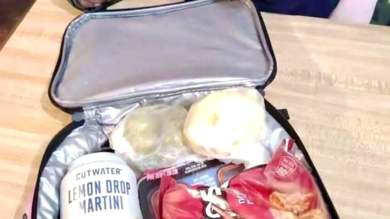 ¿Por qué se volvió viral la alerta policial a los padres de revisar la lonchera de sus hijos?