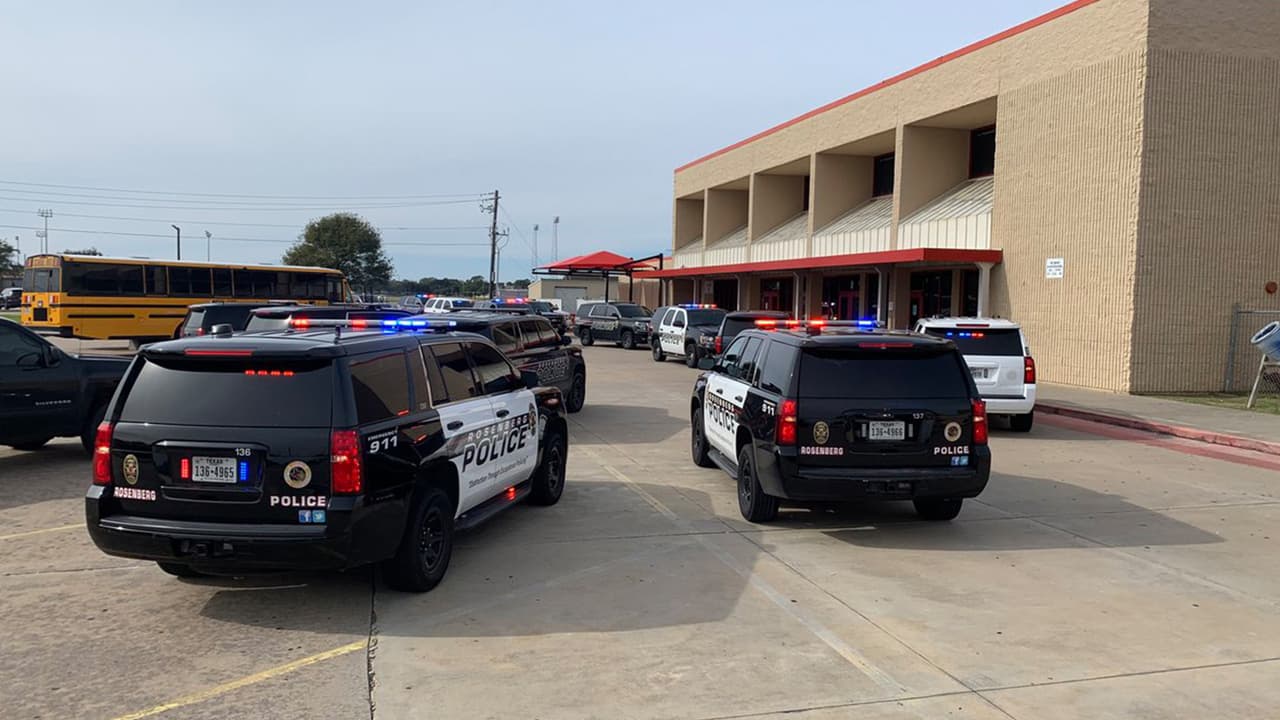 Reportan presencia policial en escuela al suroeste de Houston