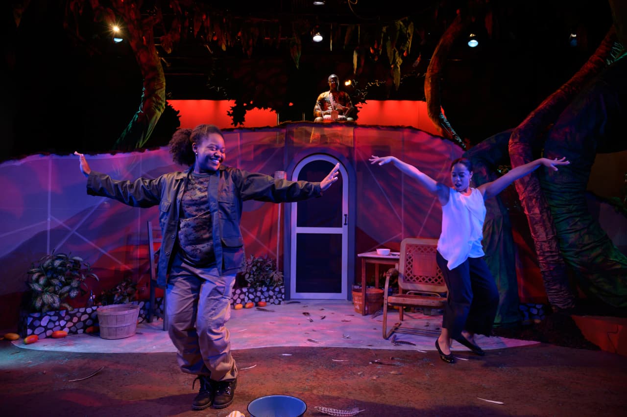 Para esta nueva temporada, 
<a href="https://www.azukatheatre.org/" target="_blank">Azuka</a> continúa con su modelo de paga lo que decidas, en el que se invita al público a experimentar el arte en el escenario y pagar en función del valor de su experiencia posterior. Para reservas, visite 
<a href="https://www.azukatheatre.org/" target="_blank">azukatheatre.org</a>. 
<br>