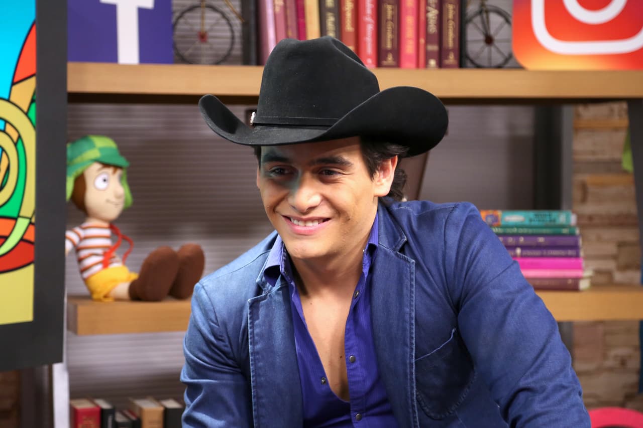 Julián bromeó con los conductores de "Despierta América".