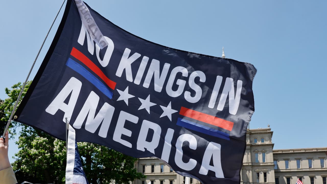 Segunda jornada de protestas en el país junto a "No Kings": ¿Qué dicen hispanos en Filadelfia?