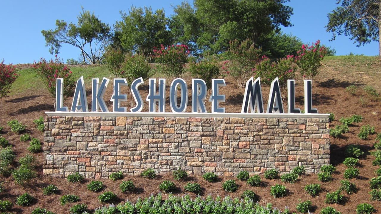 Lakeshore Mall, 150 Pearl Nix Pkwy, Gainesville.