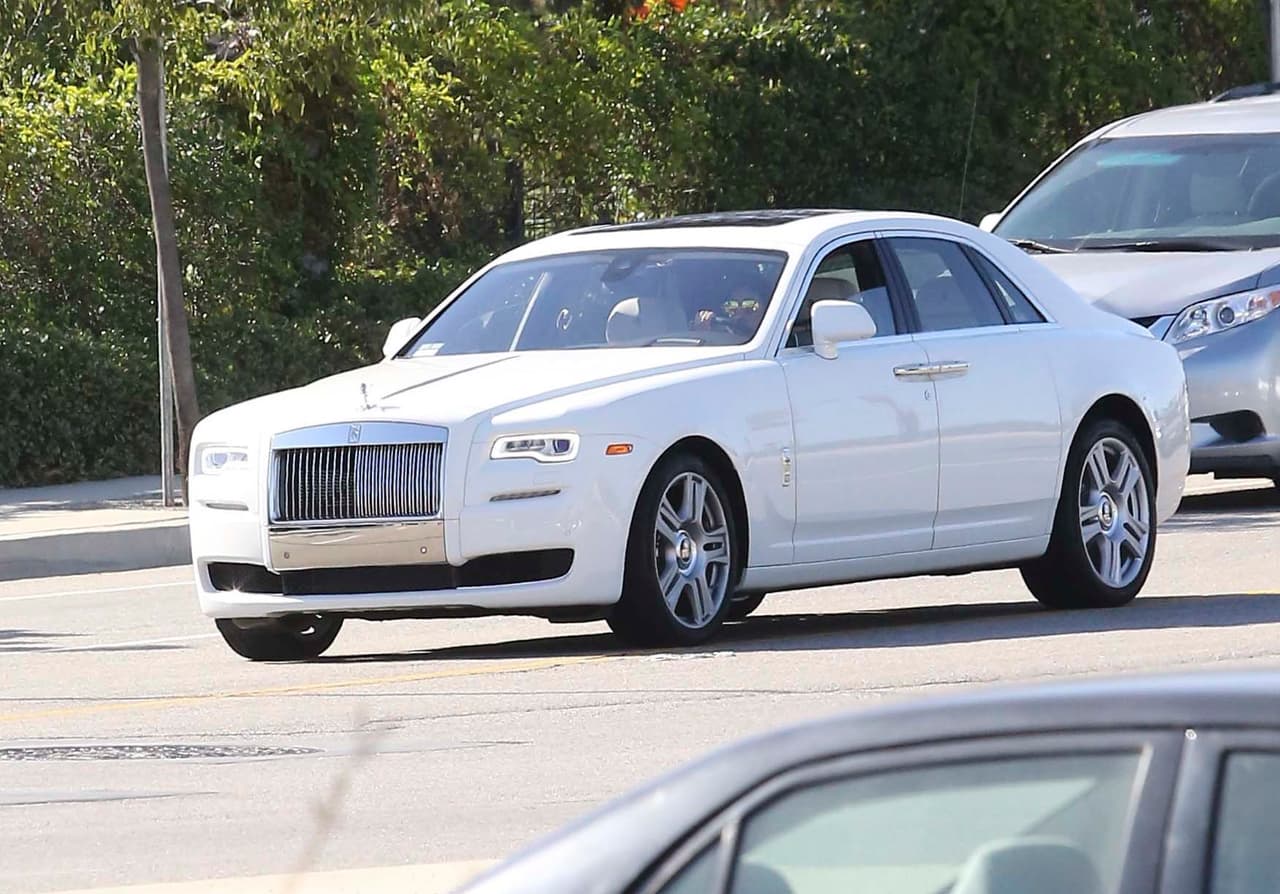 Ni más ni menos que un Rolls Royce Ghost.