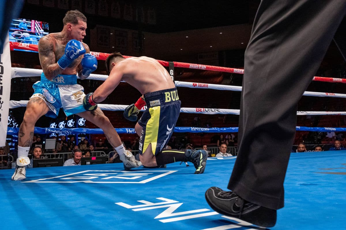 KO del Año: Gabriel Rosado sobre Bektemir Melikuziev. Un volado de derecha en el tercer asalto revivió la carrera de Rosado, amplio underdog del pleito, quien se ganó una oportunidad eliminatoria ante Jaime Munguía.