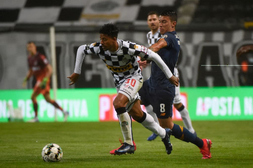 ‘Tecatito’ abrió la feria de goles a los 47’ de juego. Oliveira (59’) hizo el segundo; Marega (67’, 71’) marcó doblete y Díaz (90+2’) cerró la cuenta. El siguiente compromiso del Porto en la Primeira Liga, será ante el Marítimo, mientras que Boavista se medirá con el Moreirense.