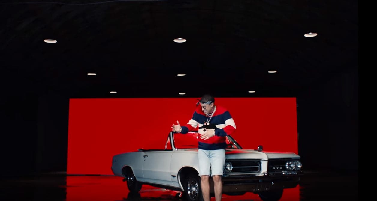 Para el
<b> video 'Baílame', </b>junto con Nacho y Yandel, Bad Bunny destacó por su buen gusto al elegir este Pontiac GTO 1964.