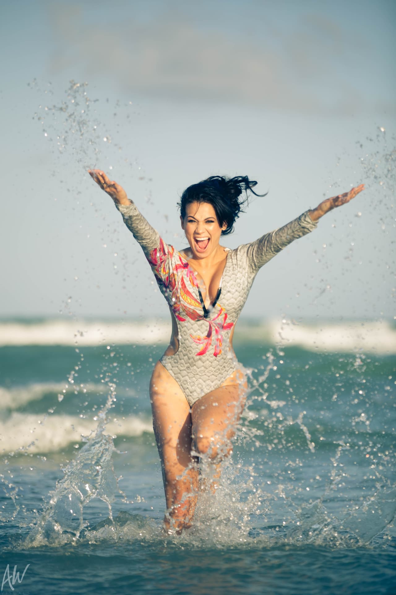 <b>Carlita</b>: ¿Guerra de agua? ¡Woooooo!