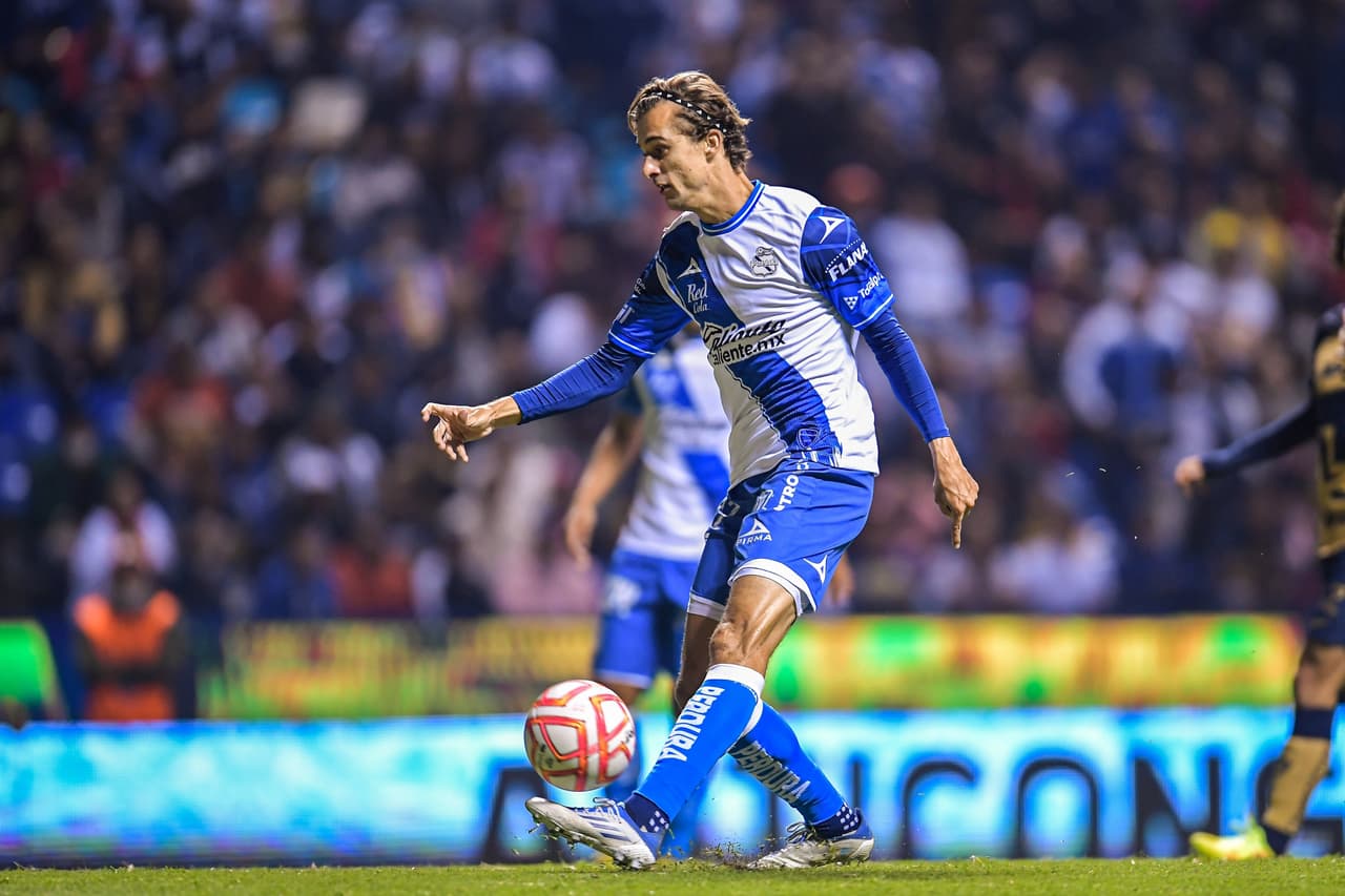 Puebla derrotó a Pumas para asegurar su lugar en el repechaje, mientras que los universitarios tienen cero posibilidades de entrar a Liguilla. Un golazo de Jordi Cortizo a los seis minutos y un autogol de Nicolás Freire a la medirá hora del primer tiempo sentenciaron a los Pumas de Lillini.