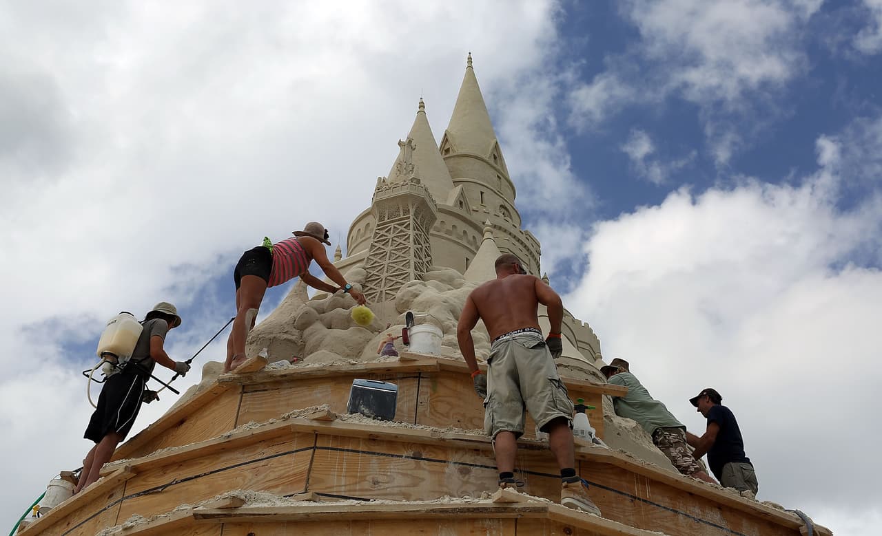El castillo es una forma en la que Turkish Airlines inaugura sus vuelos de Miami a Estambul.