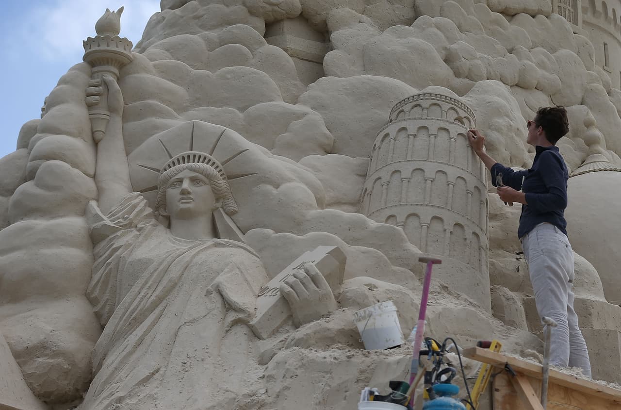 Para crear esta obra se usarán poco más de 1,800 toneladas de arena.