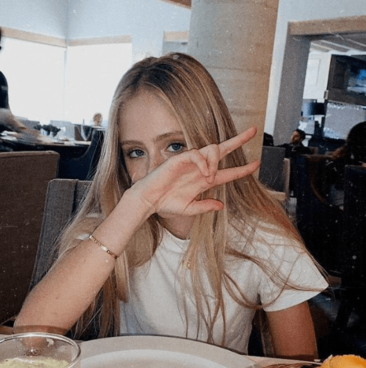 Actualmente la joven divide su tiempo entre la actuación y el modelaje.