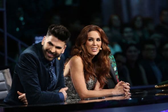 Carlos Calderón sacó lo mejor de las bellas durante un noticiero donde fácilmente una de ellas pudiera ser la nueva reportera de Univision. ¿Tendrá madera una de ellas para llegar a hacer ancla?