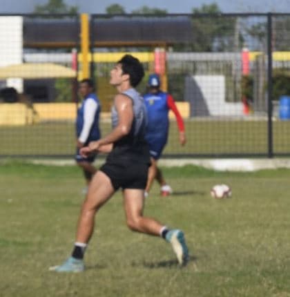 Dijo que todas esas lesiones y padecimientos se produjeron durante el año que se dedicó de lleno al fútbol: "Imagínate, no haber jugado fútbol los últimos 12 años y de repente exigirle al cuerpo condiciones de nivel élite, profesional".