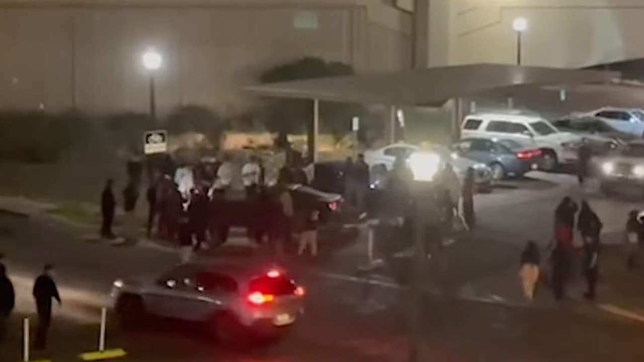 Detienen a 15 personas y aseguran 14 vehículos por carreras callejeras en Tempe