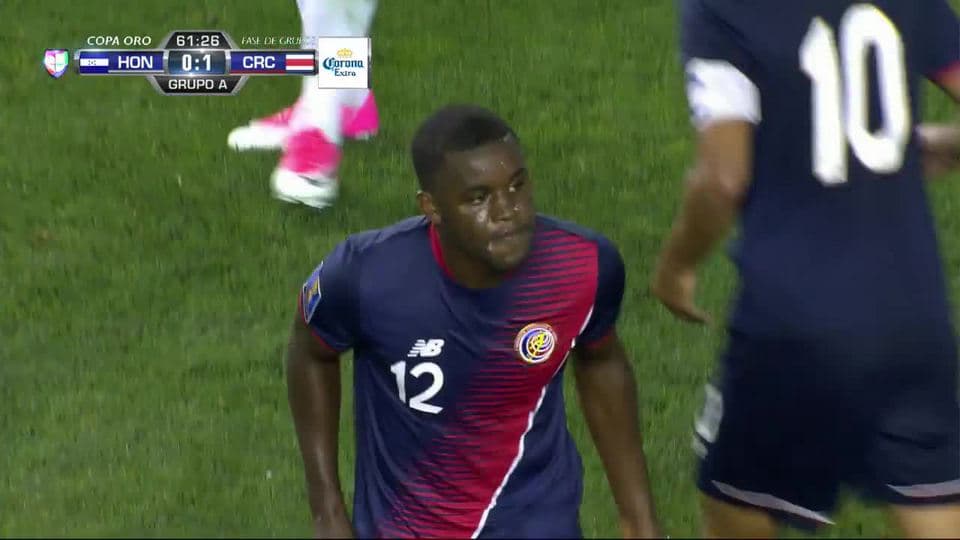 Disparo afuera de Joel Campbell