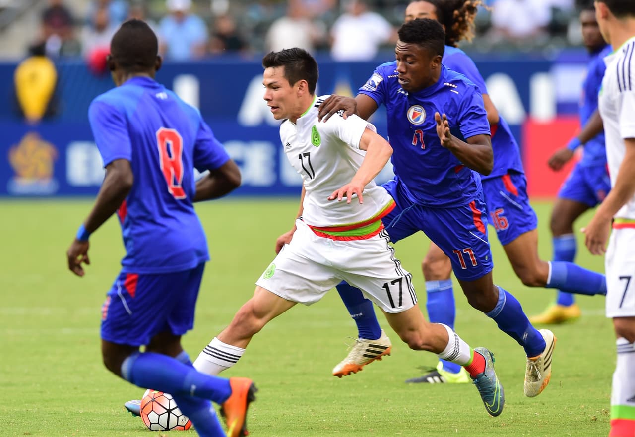 Lozano también ha tenido brillo con la selección mexicana en las diferentes categorías. Obtuvo el campeonato Sub-20 de Concacaf en 2015 y en el Preolímpico también se coronó campeón ese mismo año.