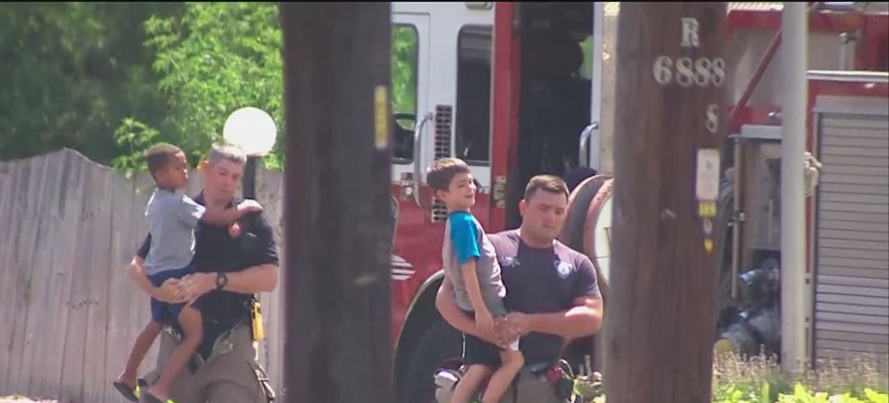 Rescatan sanos y salvos a los alumnos de una guardería que se incendió en San Antonio