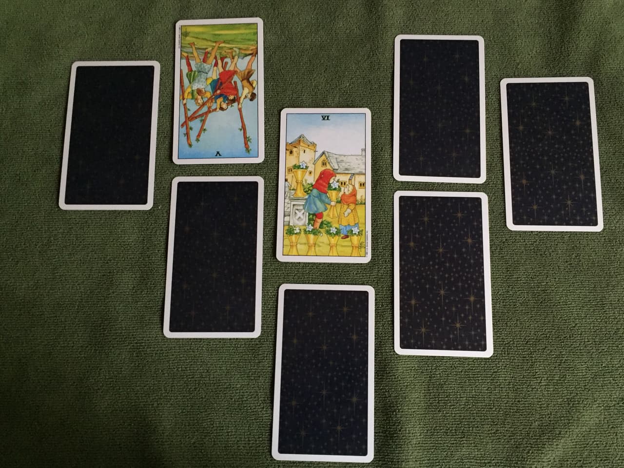 <b>Carta 2: </b>La segunda debe profundizar más en la situación en que se encuentra el consultante. Las cualidades que tiene en su vida sentimental y cómo suele ser su comportamiento en cuanto al amor.