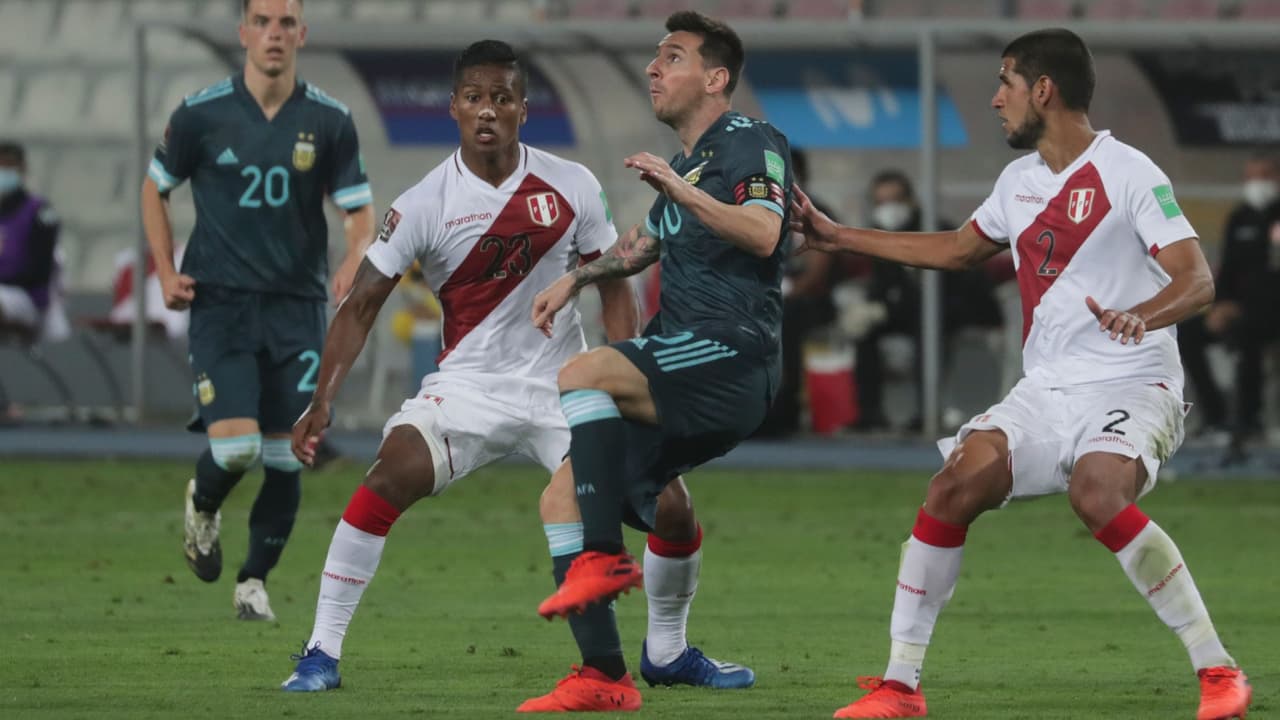 Pedro Aquino, Luis Abram y Santiago Ormeño en la convocatoria de Perú rumbo a Qatar 2022