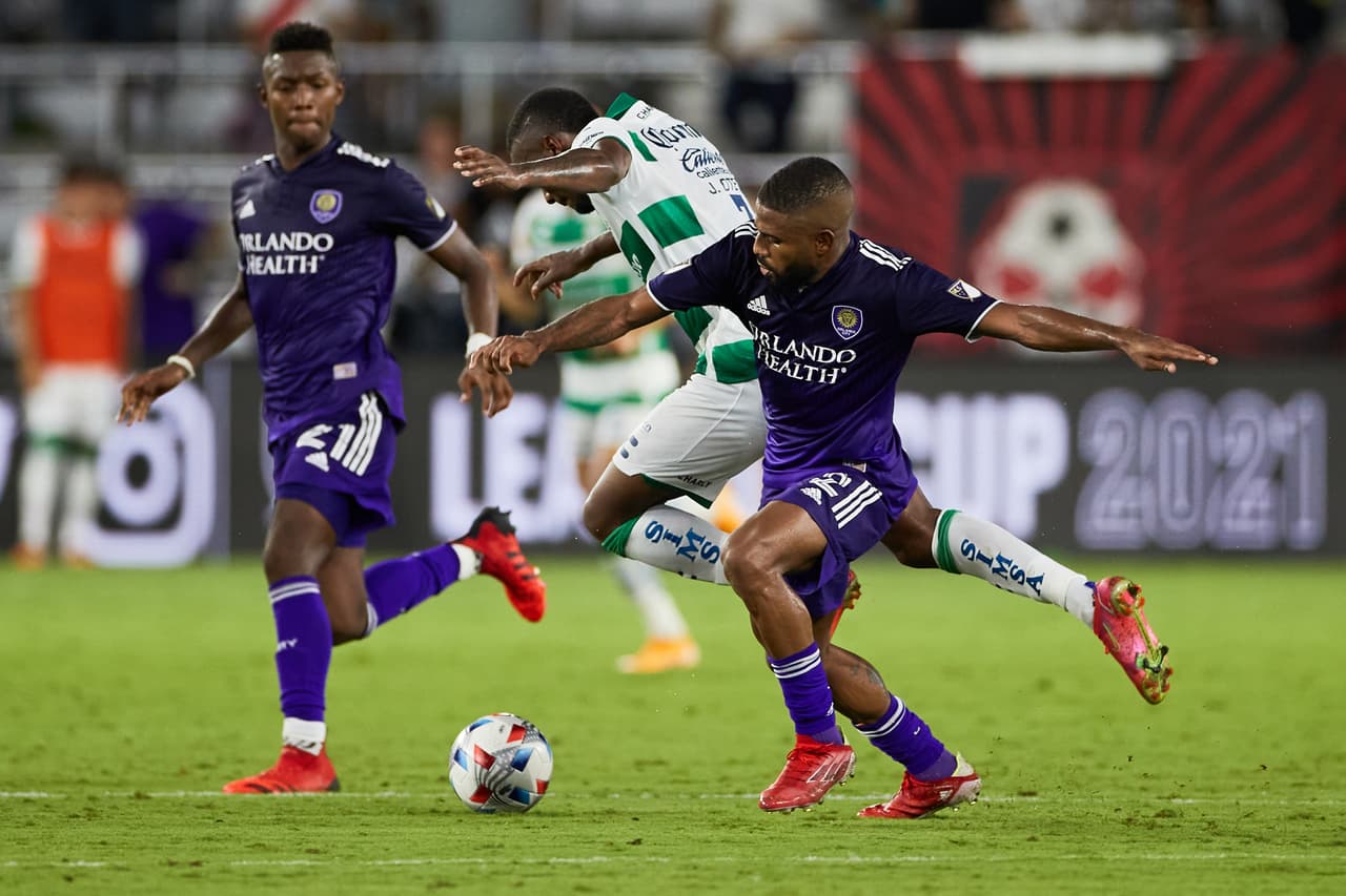 Juan Ferney Otero se pone la capa de héore y con su solitario gol al minuto 30, Santos vence 0-1 al Orlando City en los cuartos de final.